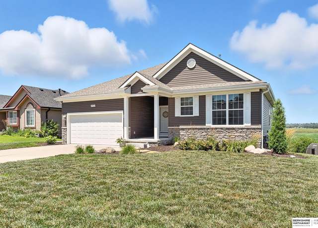 Property at 2504 Alexandra Rd, Papillion, NE 68133, 4 beds, 3 baths