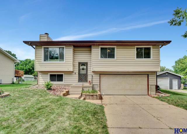 Property at 426 Laramie Trl, Lincoln, NE 68521, 3 beds, 1.5 baths