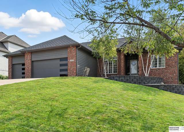 Property at 2521 N 157 St, Omaha, NE 68116, 5 beds, 3 baths