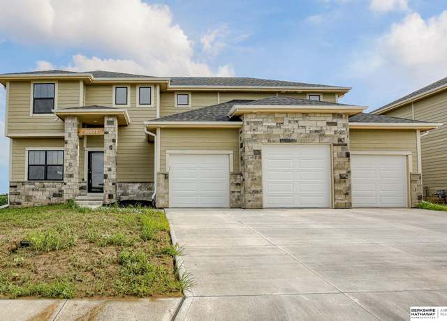 Property at 20822 Vernon Ave, Elkhorn, NE 68022, 5 beds, 2.5 baths