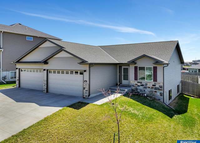 Property at 7801 Gerald Ave, Lincoln, NE 68516, 5 beds, 3 baths