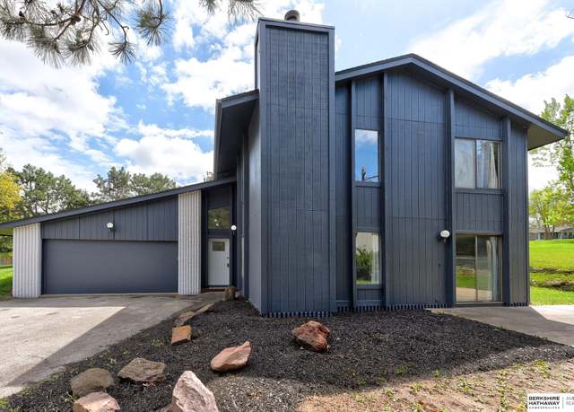 Property at 1206 N 145th Plz, Omaha, NE 68154, 3 beds, 2.5 baths