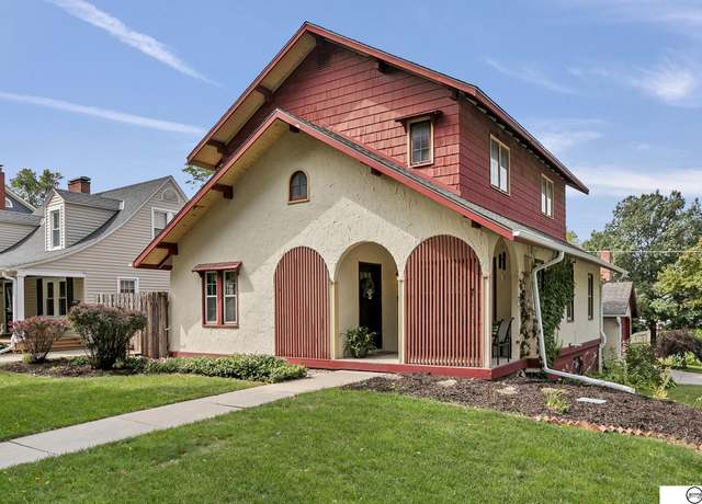 Property at 2901 S 26th St, Lincoln, NE 68502, 4 beds, 2 baths