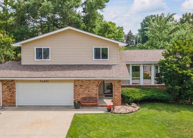Property at 11211 Sahler St, Omaha, NE 68164, 3 beds, 2.5 baths