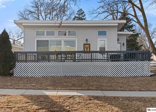 Property at 101 W Elm St, Cedar Bluffs, NE 68015, 2 beds, 2 baths