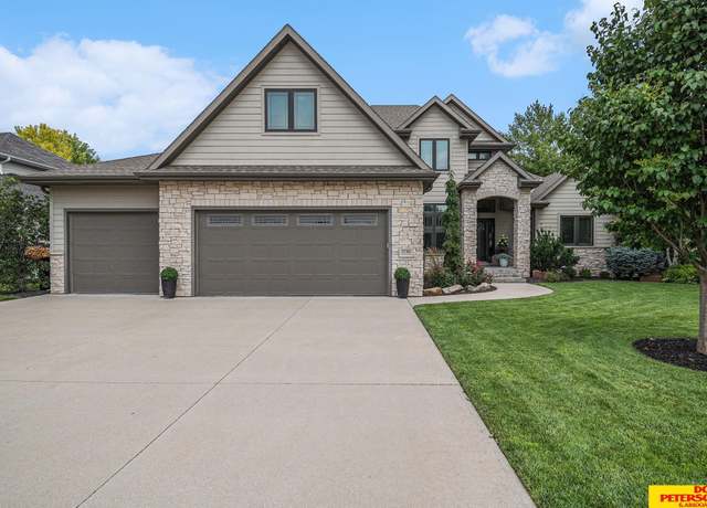 Property at 1736 Frederiksen St, Fremont, NE 68025, 6 beds, 4.5 baths
