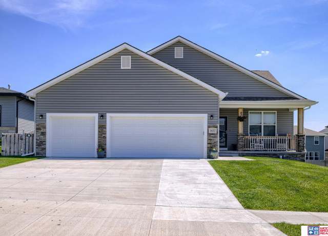 Property at 1637 W Avalanche Rd, Lincoln, NE 68521, 3 beds, 3 baths