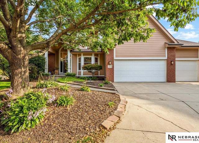Property at 14010 Browne Cir, Omaha, NE 68164, 5 beds, 3.5 baths