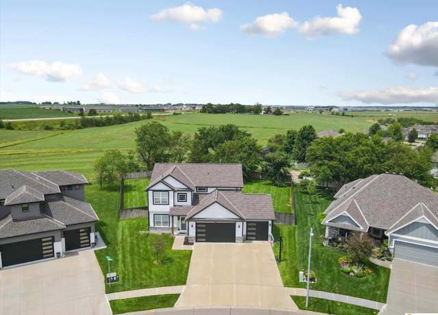 Property at 19920 Redwood St, Gretna, NE 68028, 5 beds, 3.5 baths