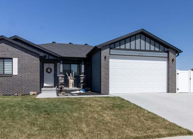 Property at 2800 W Kyle Ln, Lincoln, NE 68522, 4 beds, 3 baths