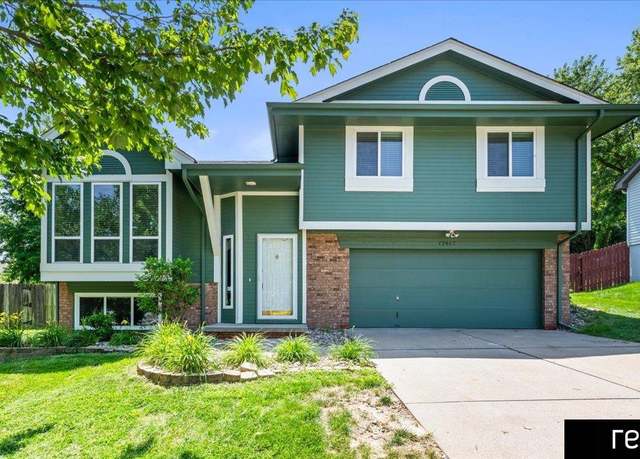 Property at 12617 Park Lane Cir, Omaha, NE 68164, 3 beds, 2 baths