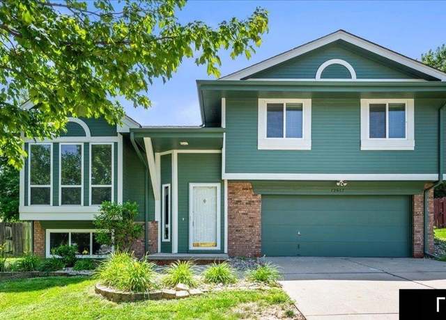 Property at 12617 Park Lane Cir, Omaha, NE 68164, 3 beds, 2 baths