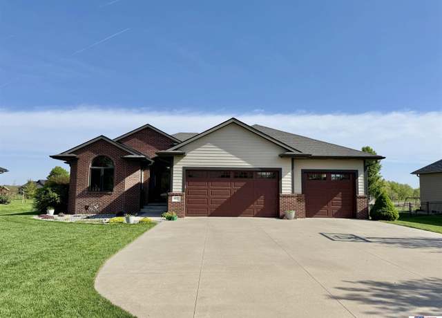 Property at 1670 Ridge Run, Seward, NE 68434, 5 beds, 3 baths