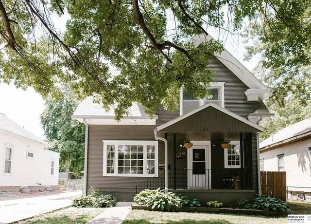 Property at 1435 Sumner St, Lincoln, NE 68502, 3 beds, 2 baths