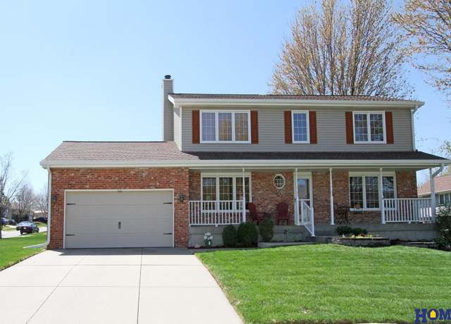 Property at 5141 Larkwood Rd, Lincoln, NE 68516, 4 beds, 2.5 baths