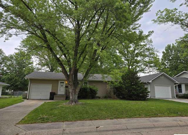 Property at 1622 N 12th St, Beatrice, NE 68310, 3 beds, 2 baths