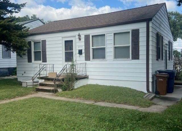 Property at 2111 Washington St, Bellevue, NE 68005, 3 beds, 2 baths