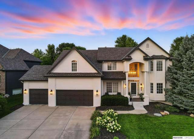 Property at 2502 S 186th Cir, Omaha, NE 68022, 4 beds, 4.5 baths