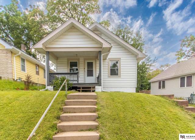 Property at 2922 N 49th St, Omaha, NE 68104, 2 beds, 1 bath