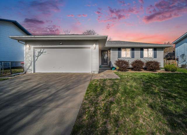 Property at 1945 SW 16th St, Lincoln, NE 68522, 4 beds, 2 baths