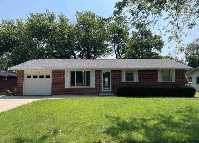 Property at 1424 N 2nd St, Seward, NE 68434, 3 beds, 2.5 baths