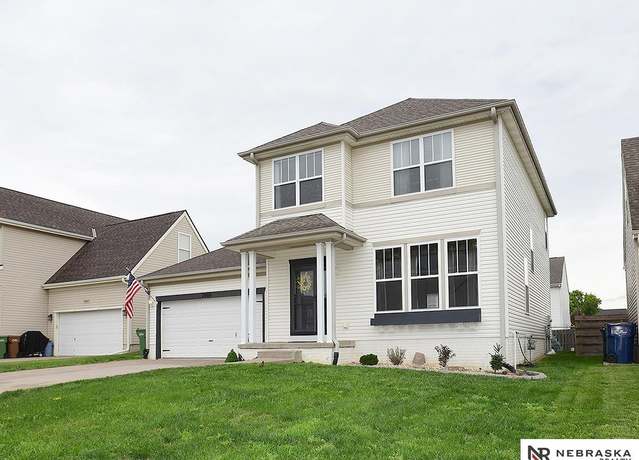 Property at 2906 Bar Harbor Dr, Bellevue, NE 68123, 3 beds, 2.5 baths