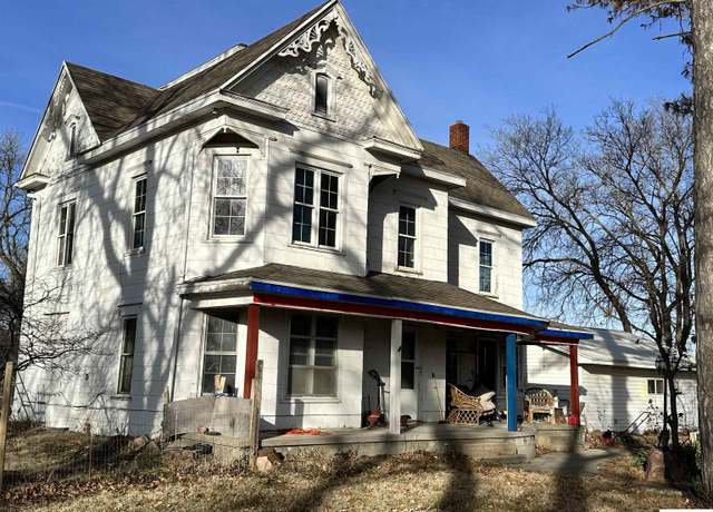 Property at 608 E Fillmore Ave, Dewitt, NE 68341, 4 beds, 2 baths
