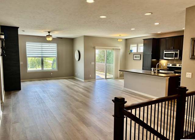 Property at 8503 N 172nd Cir, Bennington, NE 68007, 4 beds, 3 baths