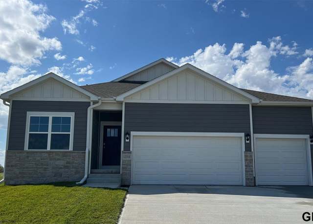 Property at 6215 Harvest Dr, Papillion, NE 68157, 5 beds, 4 baths