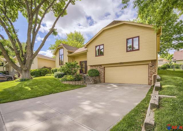 Property at 15357 Page St, Omaha, NE 68154, 3 beds, 2.5 baths