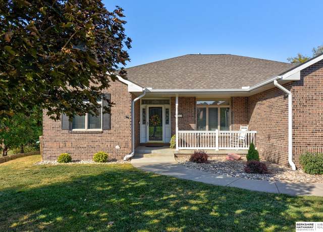 Property at 20164 Vanlea Dr, Gretna, NE 68028, 4 beds, 3 baths