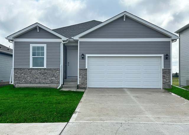 Property at 12713 S 205th St, Gretna, NE 68028, 5 beds, 4.5 baths