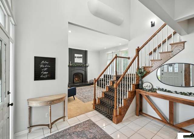 Property at 5807 S 167 Ave, Omaha, NE 68135, 4 beds, 3.5 baths