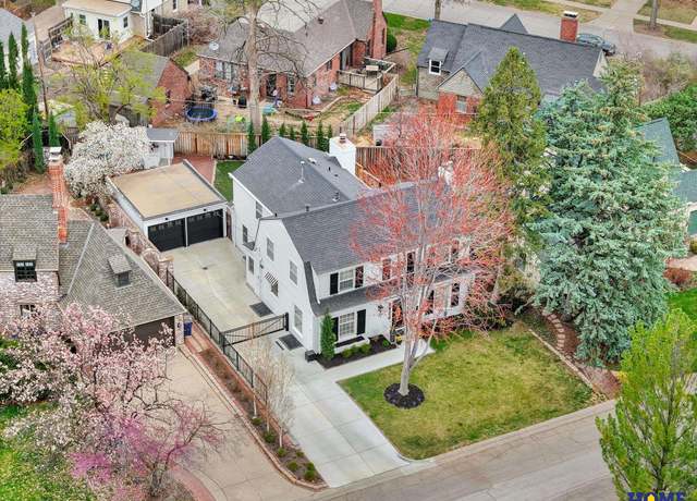 Property at 3227 E Pershing Rd, Lincoln, NE 68502, 5 beds, 2.5 baths