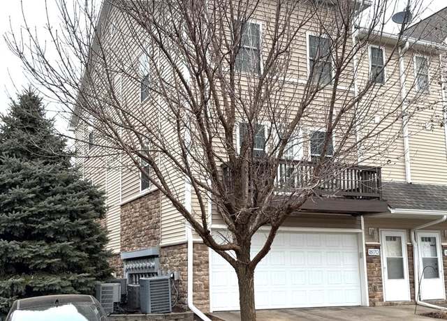 Property at 18170 Southdale Plz, Omaha, NE 68135, 2 beds, 3 baths