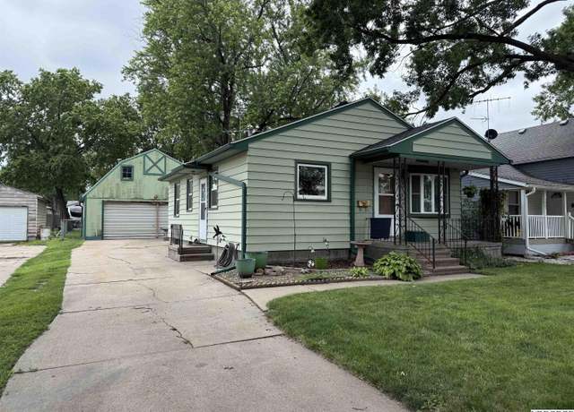 Property at 1415 E 1st St, Fremont, NE 68025, 2 beds, 1 bath