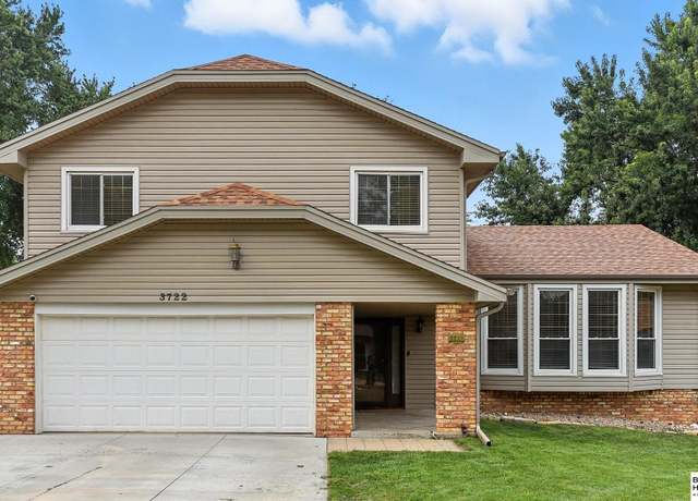 Property at 3722 Falcon Dr, Bellevue, NE 68123, 4 beds, 2 baths