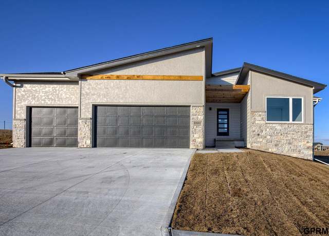 Property at 20120 U St, Omaha, NE 68135, 6 beds, 3 baths