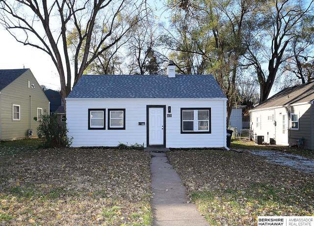 Property at 6635 Hamilton St, Omaha, NE 68132, 2 beds, 1 bath