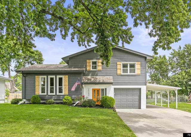 Property at 20240 Pinkney St, Elkhorn, NE 68022, 4 beds, 2 baths