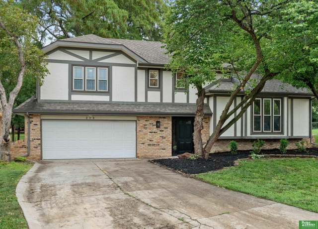 Property at 203 S 150th Cir, Omaha, NE 68154, 4 beds, 2.5 baths