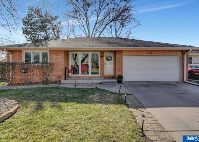 Property at 5021 Bellhaven Dr, Lincoln, NE 68516, 3 beds, 3 baths
