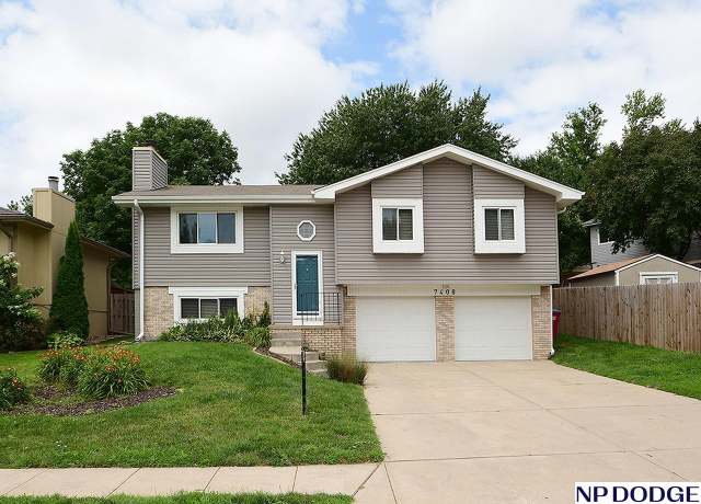 Property at 7408 S 134th St, Omaha, NE 68138, 3 beds, 2 baths