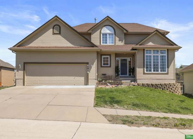 Property at 6703 S 164th Ave, Omaha, NE 68135, 5 beds, 3.5 baths