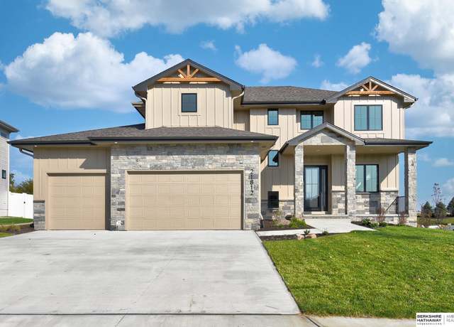Property at 10109 Laramie St, Papillion, NE 68046, 5 beds, 4.5 baths