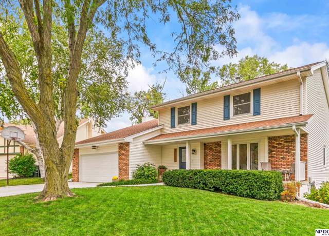 Property at 10920 Larimore Ave, Omaha, NE 68164, 4 beds, 3 baths