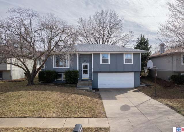 Property at 5221 High St, Lincoln, NE 68506, 3 beds, 2.5 baths