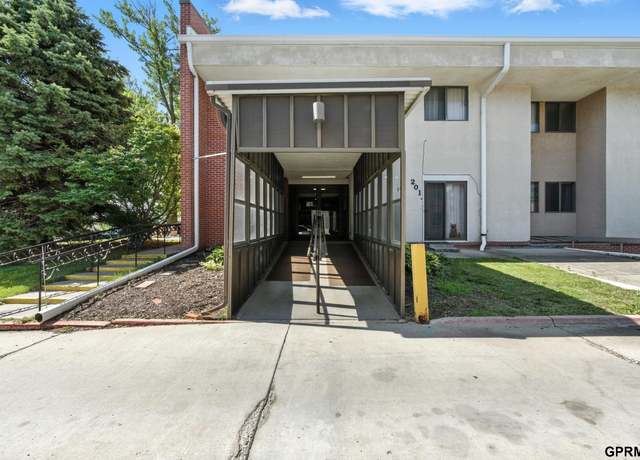 Property at 2820 N 66th Ave #219, Omaha, NE 68104, 1 bed, 1 bath