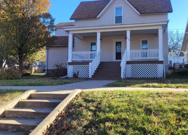 Property at 908 N Iowa Ave, York, NE 68467, 4 beds, 2 baths