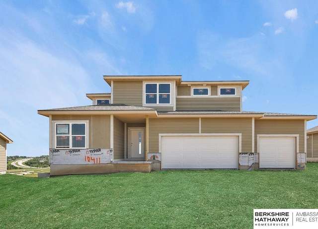 Property at 10411 Cimarron St, Papillion, NE 68046, 3 beds, 2.5 baths